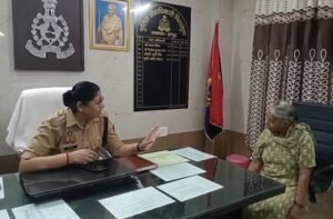 The generosity of Pilkhuwa CO Anita Chauhan of Hapur district brought back smile on the face of an 80-year-old woman