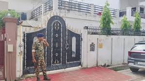 Lucknow: ED raids on Nikant Jain, close to suspended IAS Abhishek Prakash, major action in bribery case