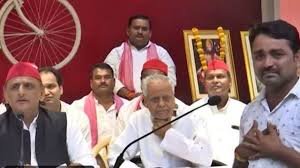 Kanpur Breaking: Inspector Manvendra Singh's highhandedness again stains the khaki uniform