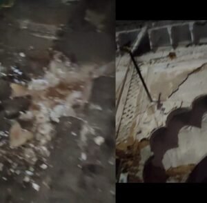Lucknow Breaking: Debris of Hussainabad gate fell, pedestrians narrowly escaped – responsible people are careless even after the accident