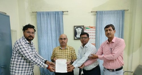 Sugarcane Supervisor Association officials met Council General Secretary Atul Mishra.