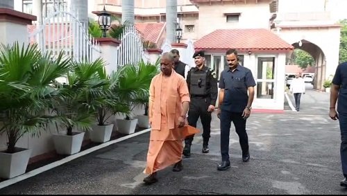 Public servants should behave properly with the public, misbehavior will not be tolerated: Chief Minister