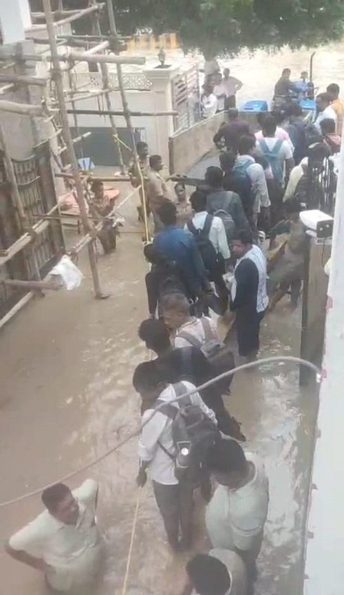Shahjahanpur: Due to the negligence of the administration, the exam was submerged in water, students were forced to take the PET exam in severe waterlogging