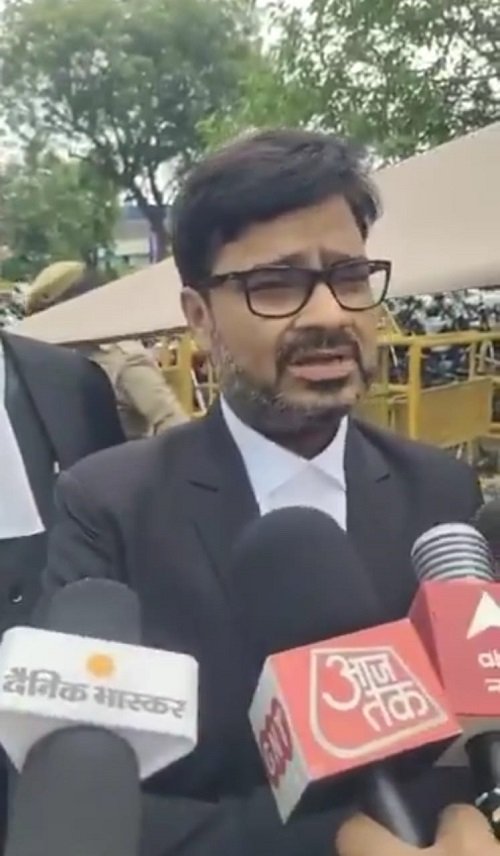 Lucknow: Azam Khan gets bail from High Court, clears the way for his release from jail