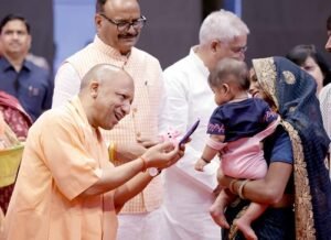 Anganwadi sisters will receive smartphones and their honorarium will be increased - CM Yogi