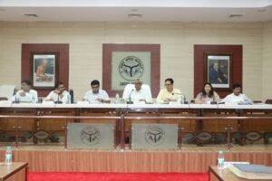 The review meeting of CM Dashboard and Divisional Development Works was held under the chairmanship of Divisional Commissioner Shailendra Kumar Singh.