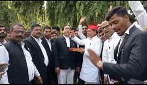 Ayodhya: SP District President Parasnath Yadav distributed sweets among lawyers and expressed happiness over Azam Khan's release after 23 months.