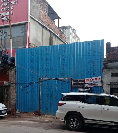 Illegal construction continues with impunity in Naka Hindola, LDA notice fails