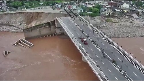 Army's Tiger Division restored Tawi Bridge in 12 hours, traffic resumed