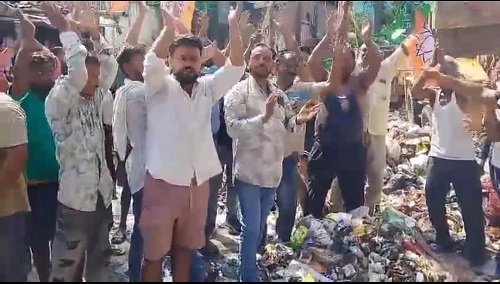 Massive public protest against garbage dumps in Aishbagh Ramnagar, Lucknow