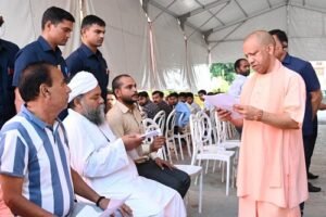 Gorakhpur: Third day of CM Yogi Adityanath's visit, heard grievances in Janta Darshan