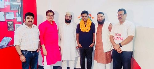 Murtaza Ali gave a grand welcome to Faizul Hasan Khan on his return from Punjab to Lucknow
