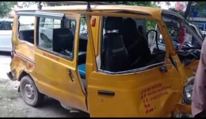Lucknow: Nine girls narrowly escape after a Fortuner car hits a school van near Midland Hospital in Lucknow. The driver is in custody.