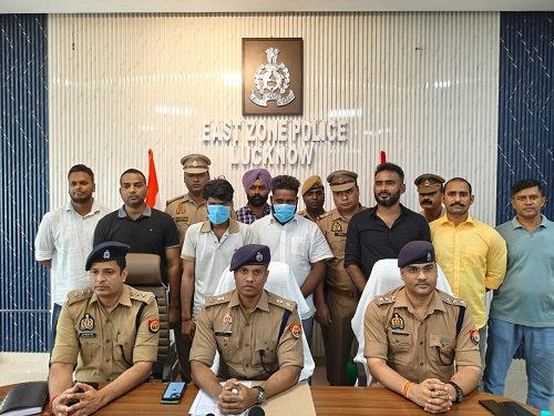 Lucknow Breaking: Two vicious chain snatchers arrested in Gomti Nagar, police team gets a reward of Rs 10,000