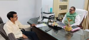 'नेशनल क्लीन एयर प्रोग्राम' पर आईएएस अरुण कुमार से बात करते हुए समाचार टुडे 24 न्यूज़ के यूपी हेड ज्ञानेश वर्मा 