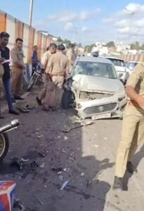 Lucknow: High speed wreaks havoc, horrific accident on flyover, one seriously injured