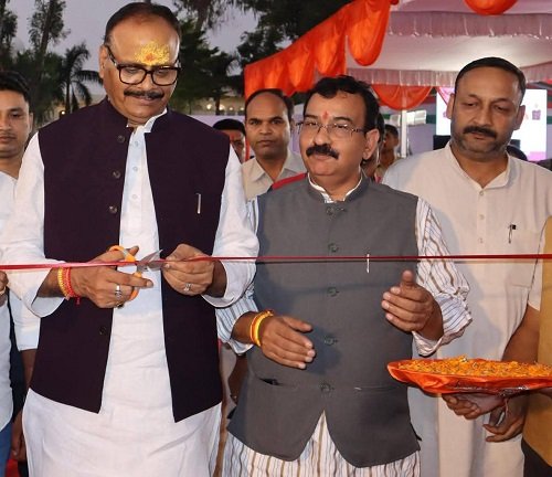 Lucknow: Deputy Chief Minister Brijesh Pathak inaugurated the UP International Trade Show, Swadeshi Mela-2025.
