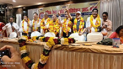 Lucknow: Dhananjay Tiwari and Shivsagar Shukla were elected for the eighth time as President and General Secretary of the Basic Health Worker Association.