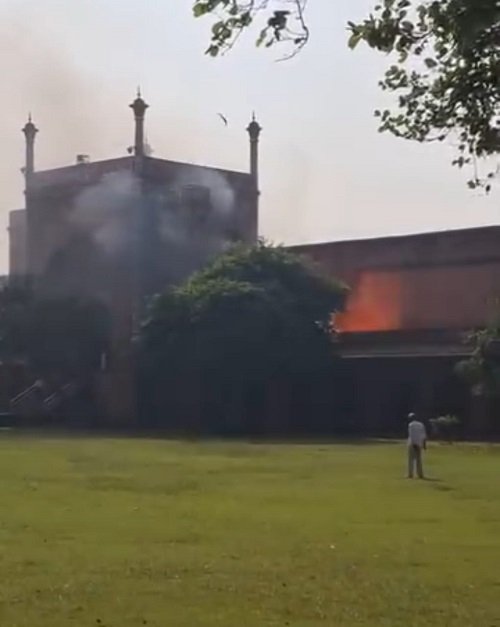 Agra: Fire at Taj Mahal caused by short circuit, no casualties