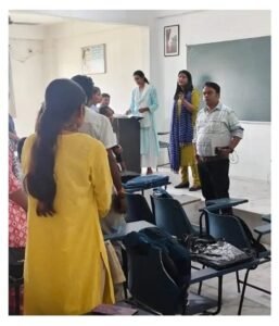 Unnao: SDM Pragya Pandey inspected degree colleges in Nawabganj.