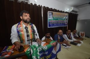 Lucknow: Tribute to Loknayak Jayaprakash Narayan on his birth anniversary, pledge for total revolution