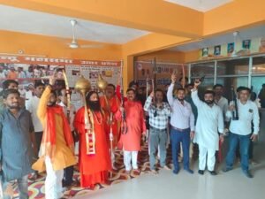 Akhand Aryavarta Mahasabha performed weapon worship, it is necessary for every Sanatani to have weapons in their homes - Rishi Trivedi