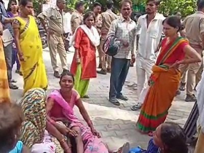 Accident in Achhalganj created chaos, anger among family and villagers, death due to high speed.