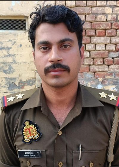 Hardoi: A 2023 batch sub-inspector was arrested red-handed while accepting a bribe of ₹70,000.