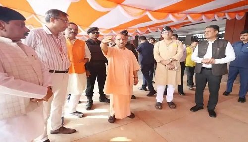 CM Yogi conducts surprise inspection of Varanasi railway station, reviews preparations for Prime Minister's programme