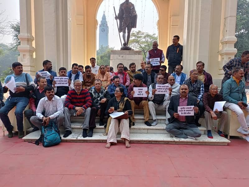 Zero arrests in four days: Lucknow police slower than the snail's pace, journalists take to the streets in anger