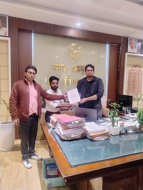 Bareilly: Piles of garbage outside St. Alphonsus Catholic Church, leaving the Christian community hurt, fraught with stench and disease.