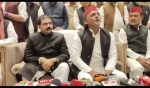 Bareilly: Akhilesh Yadav launches a scathing attack – “When the Chief Minister's chair is shaken, they become communal”; questions BJP, Tejashwi will become CM in Bihar
