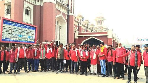 Porters stage nationwide protest demanding jobs and social security