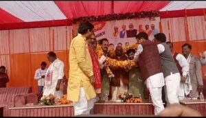 Ayodhya: Thousands of workers demonstrated their strength in a grand unity march in Bikapur on the 150th birth anniversary of Sardar Patel.