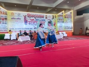 Lucknow: Nandlal danced to Shyam Teri Banshi, various cultural programs organized on the second day of Hindustan Handicraft Festival