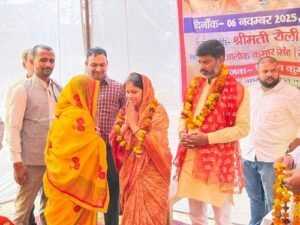 A grand celebration of the 'Door-Dooriya' mass programme was held in Kasari village of Mavai block.