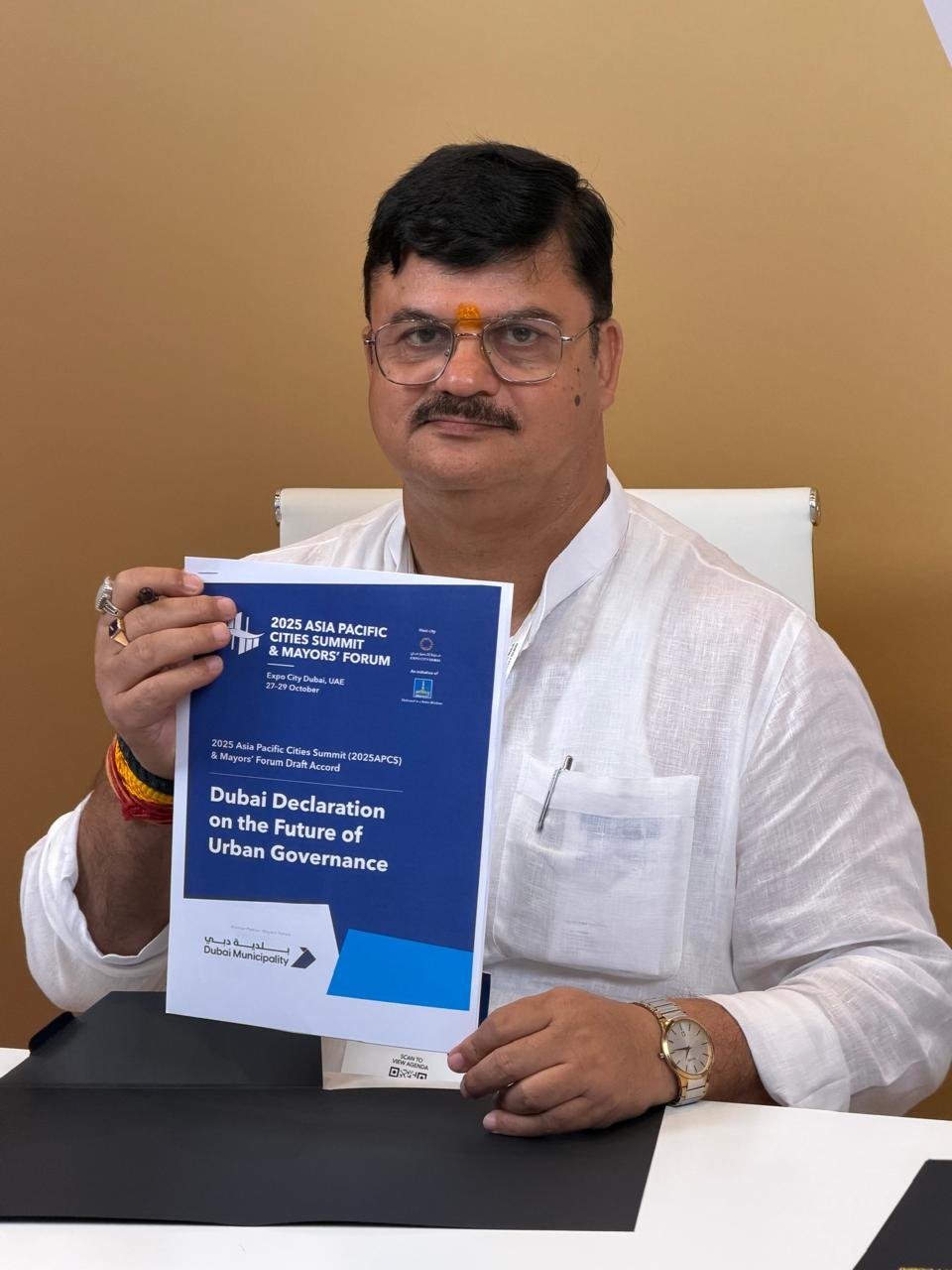 Mayor signs 'Dubai Declaration' for city's development - Girishpati returns to Ayodhya after attending Asia Pacific Cities Summit