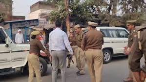 Bulandshahr: Attempts were made to prevent the gang rape victim from reaching the DIG, but the woman persisted in narrating her ordeal; the DIG assured her of an arrest.