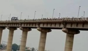 Cargo carriers will not cross the Samaneghaat bridge on the day of Dev Deepawali; if caught, they will be seized.