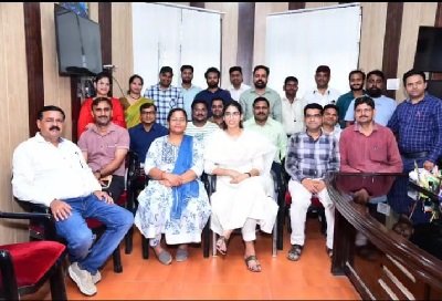 The administration rejects the government's orders! The attachment mafia is rampant in Hathras, raising questions about the BSA's silence.