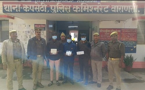 Three accused of robbing money and mobile phones were arrested and the stolen money and mobile phones were recovered from their possession.