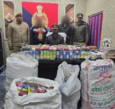 Varanasi: Two accused arrested with banned Chinese/nylon kite string.