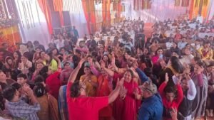 Sai Baba's Charan Paduka Yatra started in the capital, a wave of faith surged, devotees were filled with devotion with drums and trumpets.