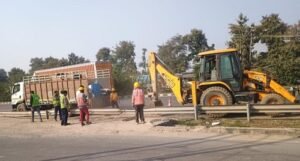 Unnecessary openings in the highway, located in front of petrol pumps and hotels/restaurants, were closed for safety reasons.