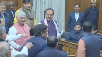 Lucknow: Huge uproar regarding reservation in Legislative Council, power and opposition face to face