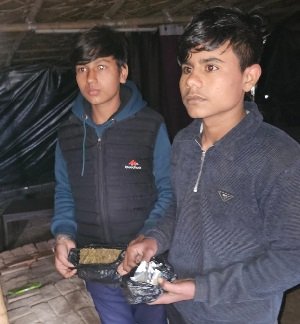 BKT: Illegal cannabis sale uncovered at a tea stall in front of the State Bank; two young men arrested.