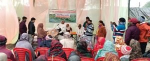 Varanasi: Blankets distributed to the poor by Hiralal Social Development and Research Foundation