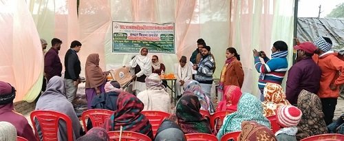 Varanasi: Blankets distributed to the poor by Hiralal Social Development and Research Foundation