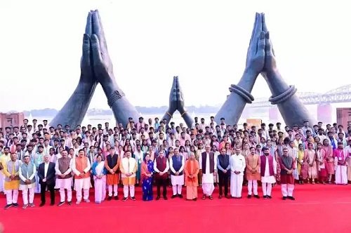 Kashi Tamil Sangamam begins with a grand opening: North and South cultures will gain a new dimension, with political heavyweights including CM Yogi arriving.