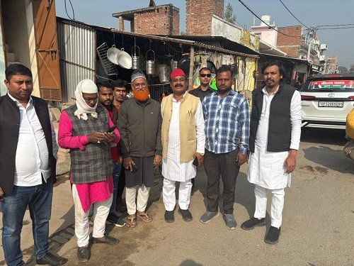Socialist PDA representatives visited the polling booths in Prahari Purwa and held discussions with the BLA (Booth Level Agents).